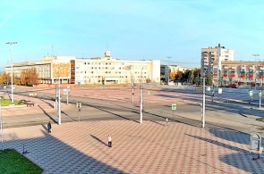 列宁和胜利的十字路口。 正方形。 网络摄像头 卡缅斯克-乌拉尔地区