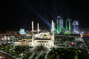 清真寺“车臣之心”以Akhmat Kadyrov在线摄像头命名