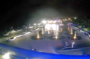 堤与喷泉广场。 Nemo Hotel Resort&SPA Odessa网络摄像头在线