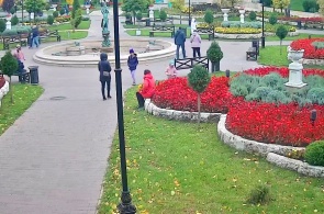 公园花园。 花床。 网络摄像头 皮亚季戈尔斯克