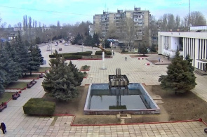 在文化之家“Korabelov”在线摄像头前的广场