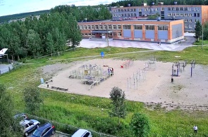 3号学校的运动场。 网络摄像头 Polyarnye Zori