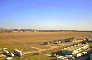机场用小型飞机。 摄像头布达佩斯在线