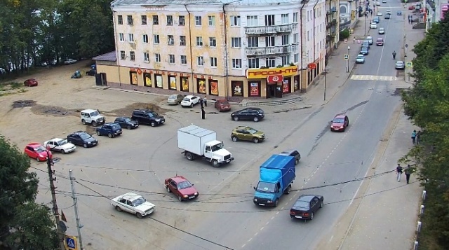 广场的十字路口列宁和捷尔任斯科。全景摄像头