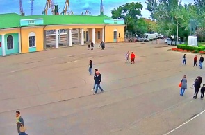 车站广场2。 Feodosiya网络摄像头