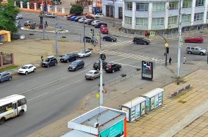 Trinity Avenue 和 Voskresenskaya Street 的十字路口。 网络摄像头 阿尔汉格尔斯克