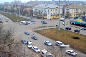 网络摄像机阿斯特拉罕，Nikolai Ostrovsky和Boyevaya街道的交汇处