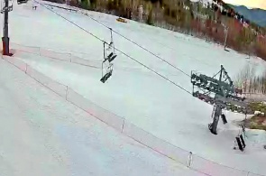 格拉登卡亚滑雪胜地。角度 2. 萨亚诺戈尔斯克在线网络摄像头