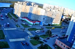 Skalnaya 和 Mira 街道的十字路口。 网络摄像头 摩尔曼斯克