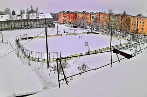1号学校附近的运动场网络摄像头Medvezhyegorsk在线