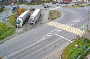 Zhemchuzhnaya 和 Gladysheva 的十字路口。 城市 Apatity 的网络摄像头