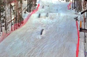 滑雪场 Uktus，雪地公园。 网络摄像头 叶卡捷琳堡