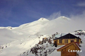 车站“Gara-Bashi”网络摄像头在线。 Elbrus的看法