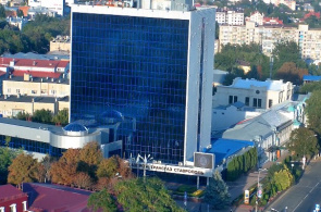 俄罗斯天然气工业股份公司大楼的街头Dzerzhinsky视图。斯塔夫罗波尔在线