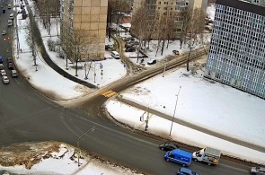 西南公路与 Furmanov 街的十字路口。 网络摄像头萨兰斯克