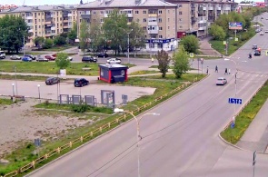 胜利和普希金的十字路口。卡缅斯克-乌拉尔地区的网络摄像头