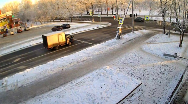 列宁大街和Freedom Street在线摄像头的十字路口