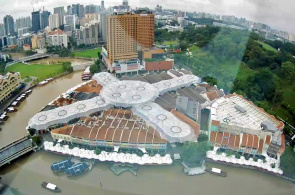 购物与娱乐中心通过河的克拉克的码头。 摄像头，新加坡在线