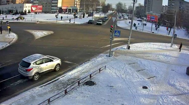 在Borisov的一个繁忙的交叉点的网络照相机