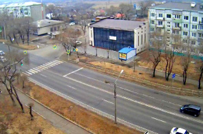 符拉迪沃斯托克的高速公路-克雷洛夫。 网络摄像乌苏里在网上