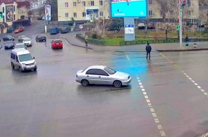 乌克兰街和B.赫梅利尼茨基大道英雄的十字路口。 Melitopol网络摄像头.