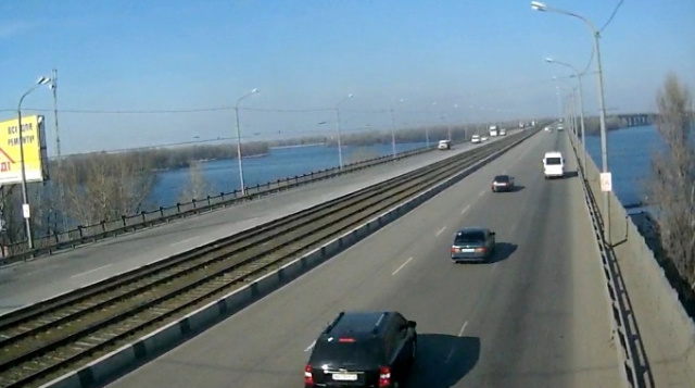 Kaydak桥上的摄像头。第聂伯罗彼得罗夫斯克在线摄像头