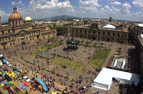 Plaza De Armas(Plaza de Armas). 摄像头瓜达拉哈拉在线上