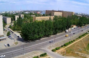 交叉路口的列宁大道和街道的梅奇尼科夫. 网络摄像头伏尔加河